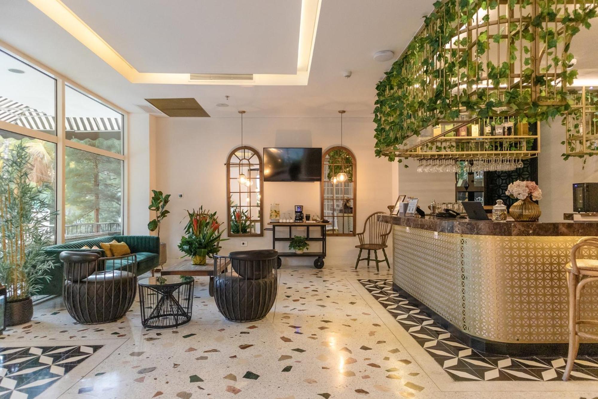 Faranda Collection Barranquilla, A Member Of Radisson Individuals Hotel บาร์รังกีญา ภายนอก รูปภาพ The lobby of the hotel