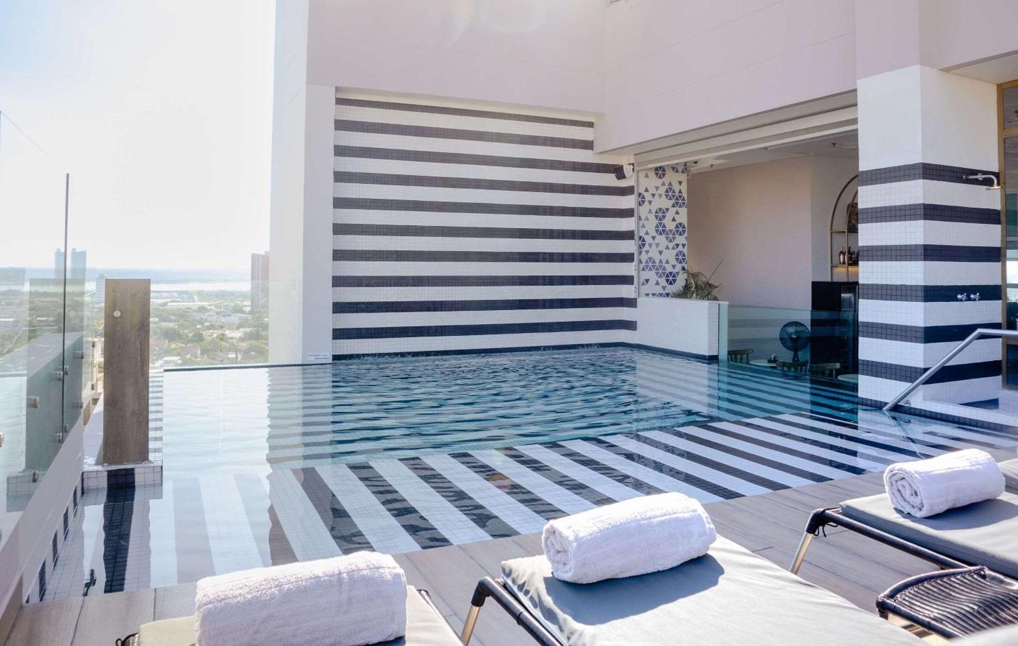 Faranda Collection Barranquilla, A Member Of Radisson Individuals Hotel บาร์รังกีญา ภายนอก รูปภาพ The pool at the 10115 Jeffrey Trail home