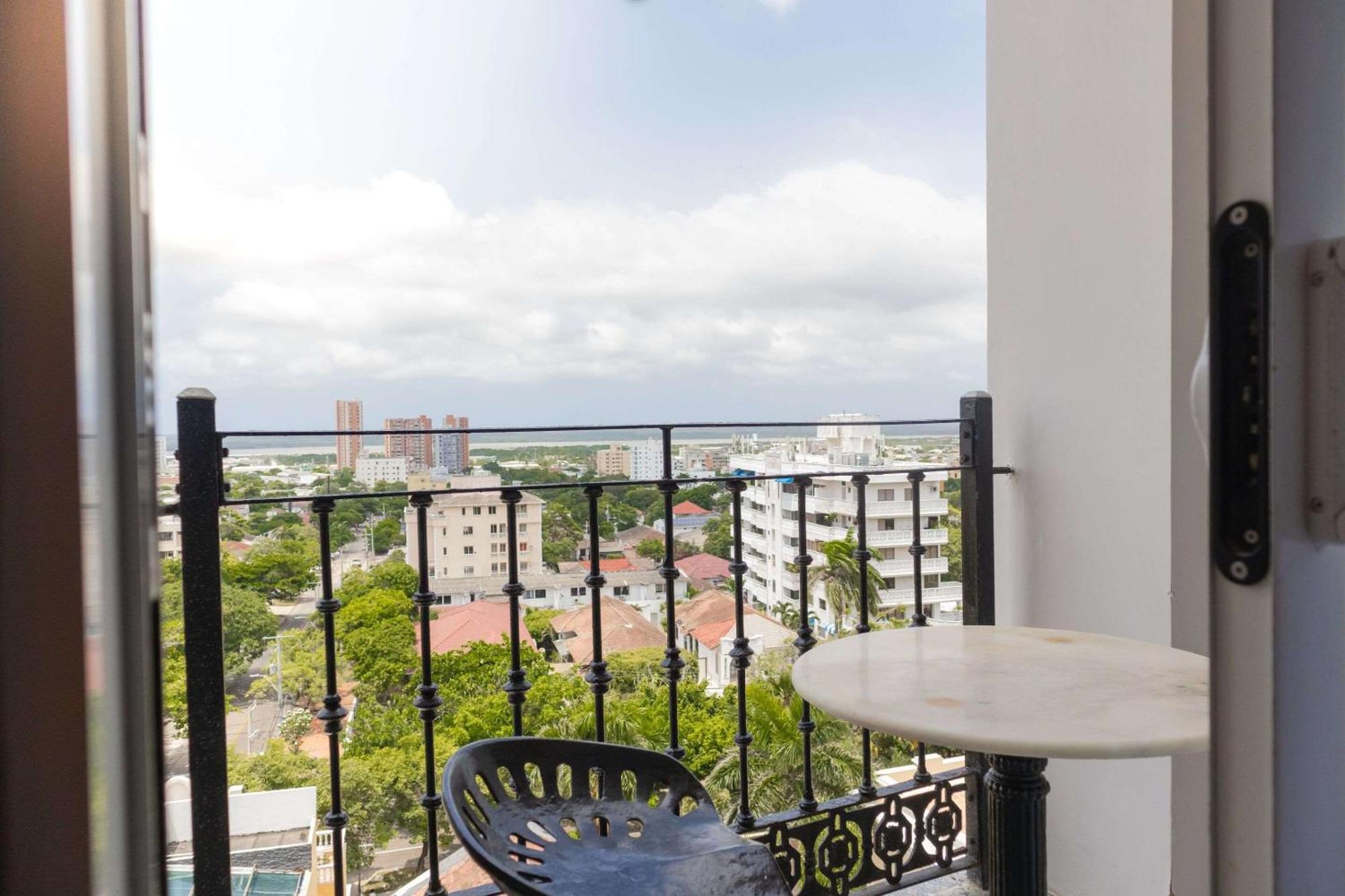 Faranda Collection Barranquilla, A Member Of Radisson Individuals Hotel บาร์รังกีญา ภายนอก รูปภาพ View from a balcony