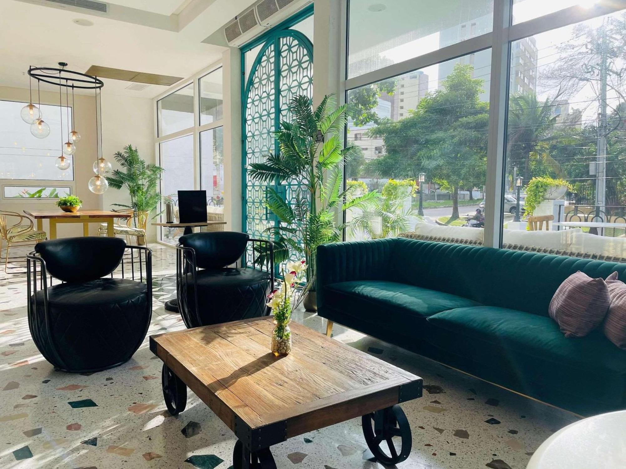 Faranda Collection Barranquilla, A Member Of Radisson Individuals Hotel บาร์รังกีญา ภายนอก รูปภาพ The lobby of the hotel