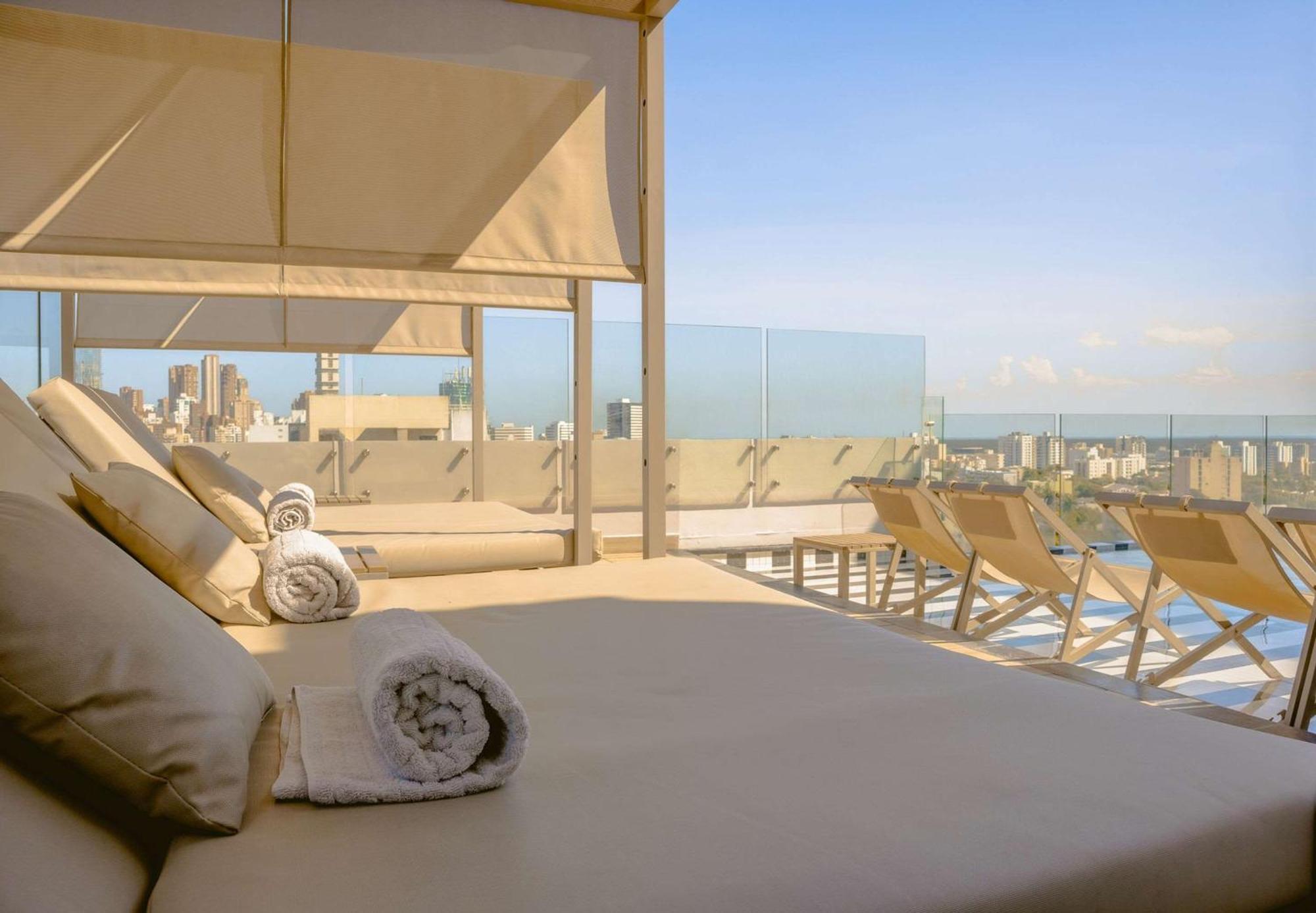 Faranda Collection Barranquilla, A Member Of Radisson Individuals Hotel บาร์รังกีญา ภายนอก รูปภาพ Rooftop pool